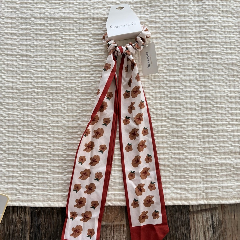 Francesca's Collections Cream and Rust Floral Scarf Scrunchie